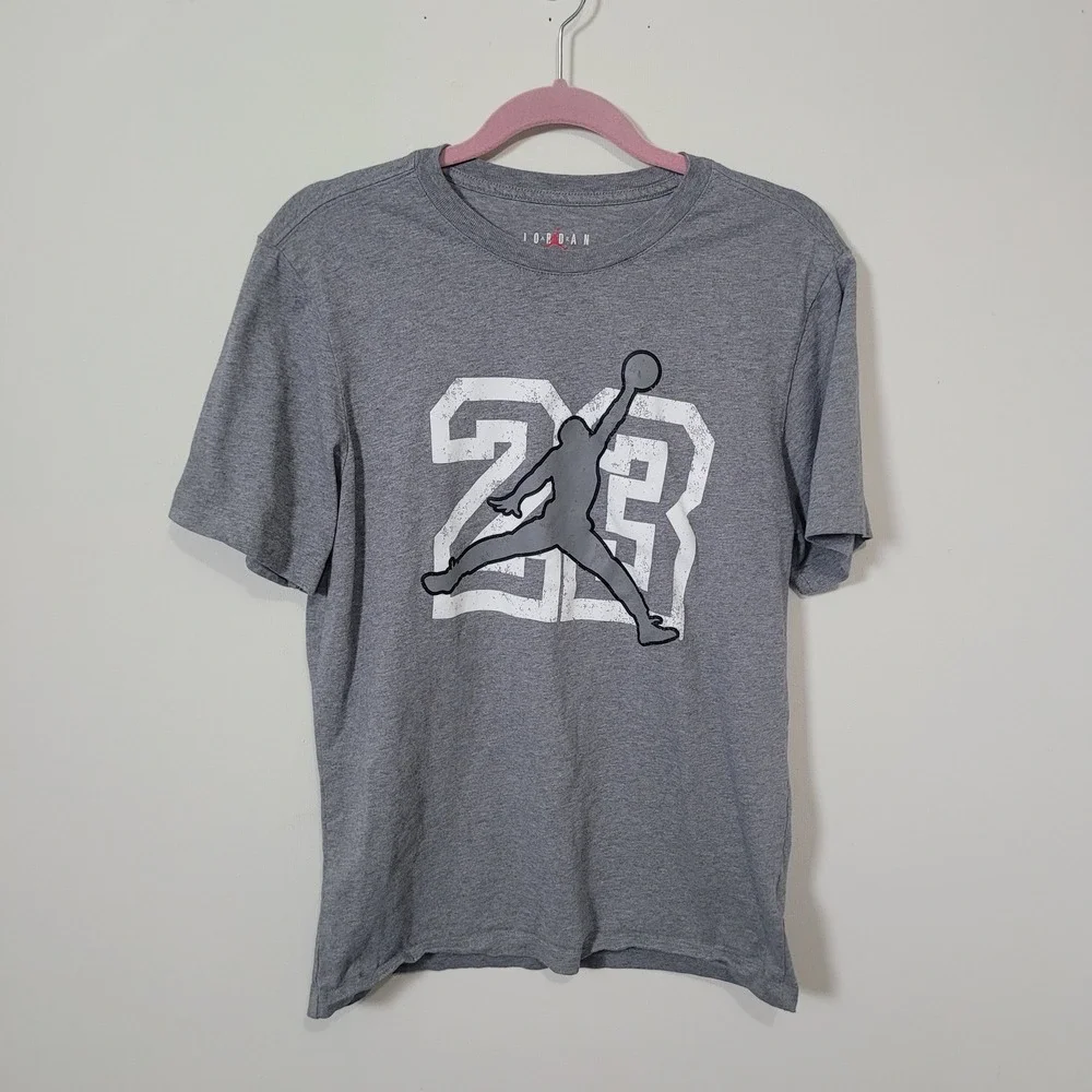 Jordan Medium T-Shirt Mens Gray Jumpman 23 Graphic Short Sleeve Cotton Tee‎